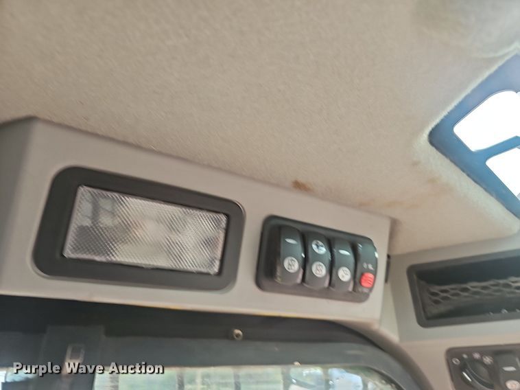 image for item EJ5765 2019 Caterpillar  289D tracked skid steer loader