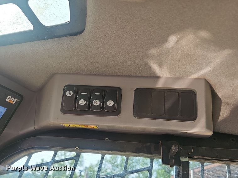 image for item EJ5765 2019 Caterpillar  289D tracked skid steer loader