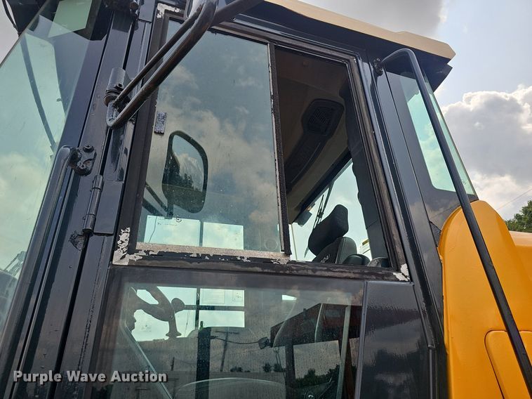 image for item EJ5767 Hyundai HL940 wheel loader