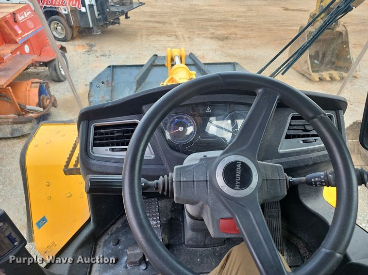 image for item EJ5767 Hyundai HL940 wheel loader