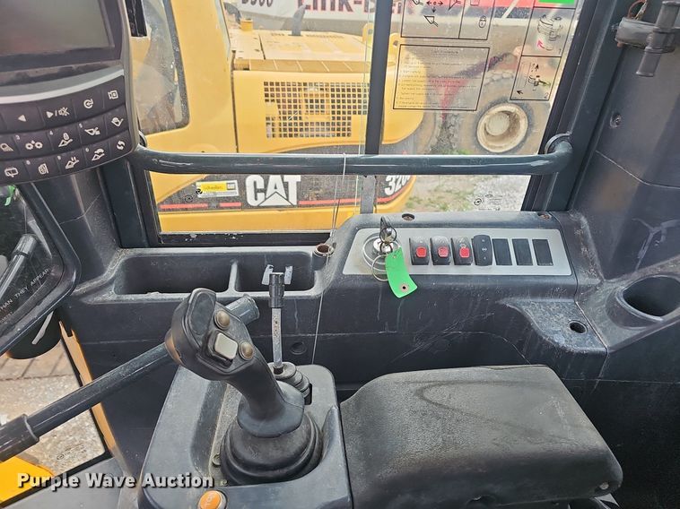 image for item EJ5767 Hyundai HL940 wheel loader