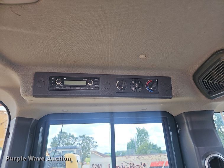 image for item EJ5767 Hyundai HL940 wheel loader