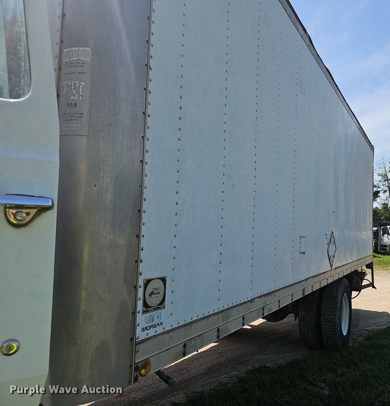 image for item EJ5788 1990 Ford L7000 box truck