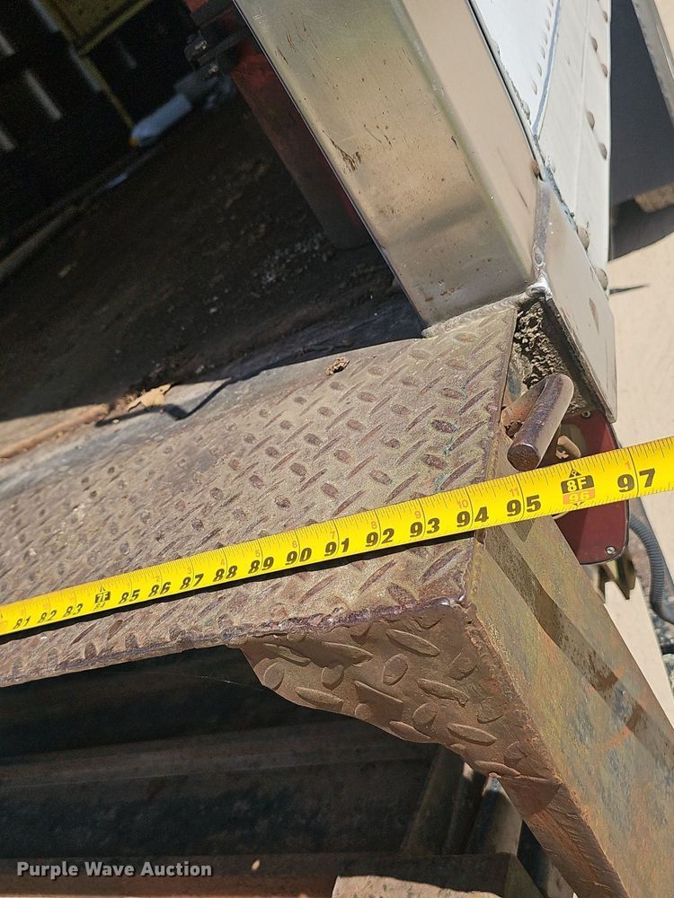 image for item EJ5788 1990 Ford L7000 box truck