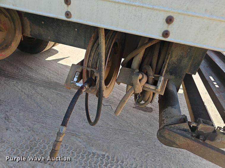 image for item EJ5788 1990 Ford L7000 box truck