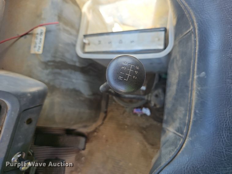 image for item EJ5788 1990 Ford L7000 box truck