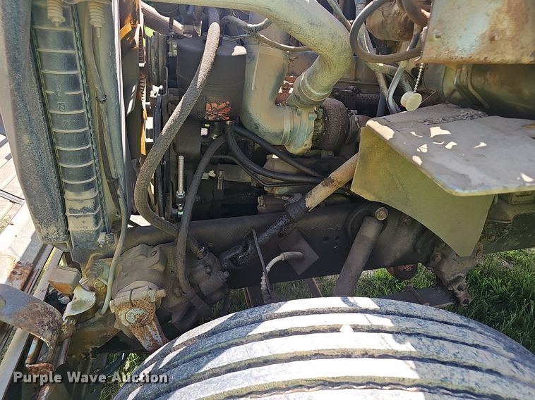 image for item EJ5788 1990 Ford L7000 box truck