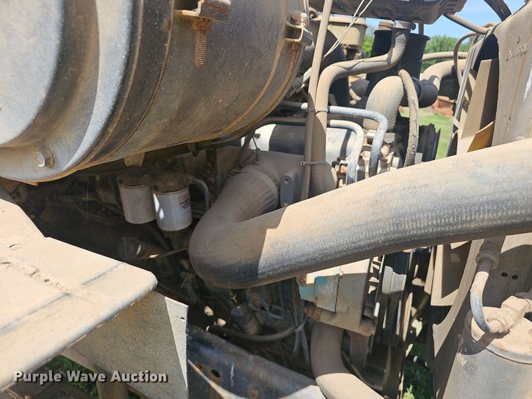 image for item EJ5788 1990 Ford L7000 box truck