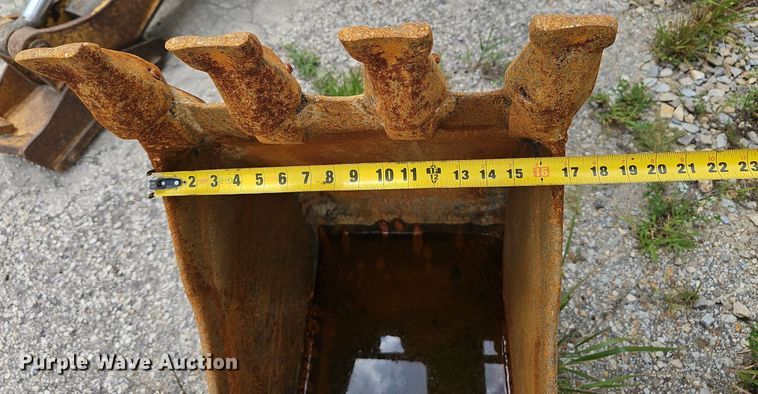 image for item EJ5789 2004 Caterpillar 416D backhoe