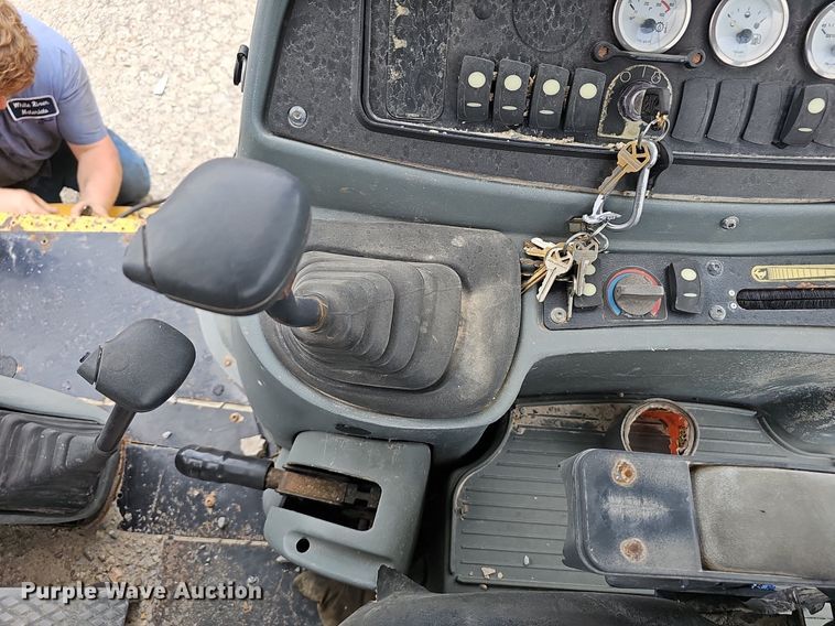 image for item EJ5789 2004 Caterpillar 416D backhoe