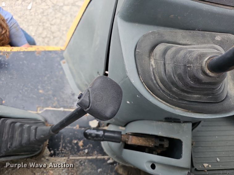 image for item EJ5789 2004 Caterpillar 416D backhoe