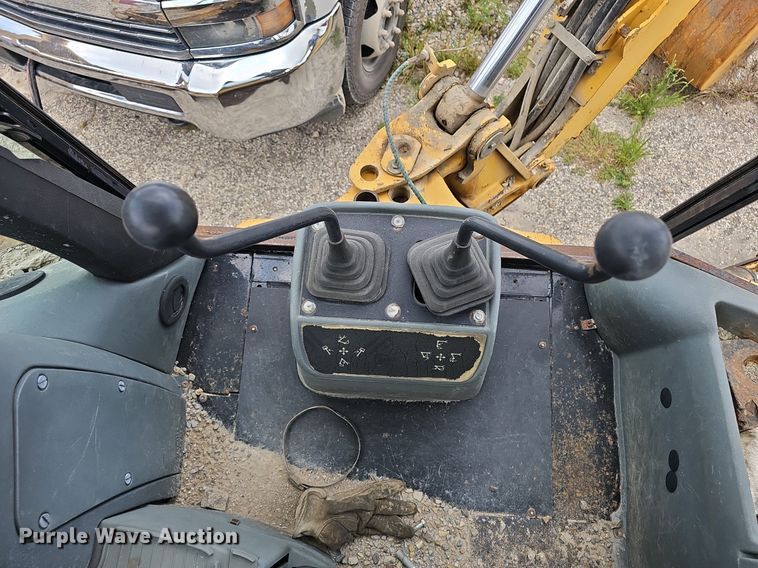 image for item EJ5789 2004 Caterpillar 416D backhoe