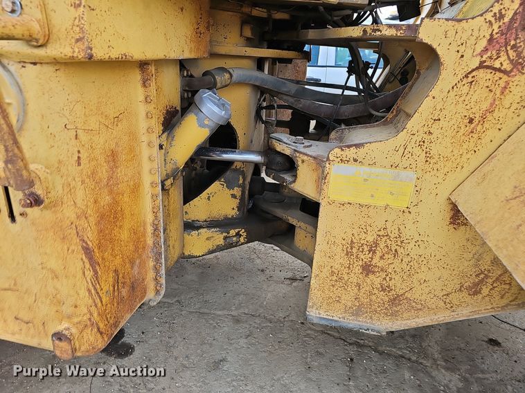 image for item EJ5790 Caterpillar 966D loader