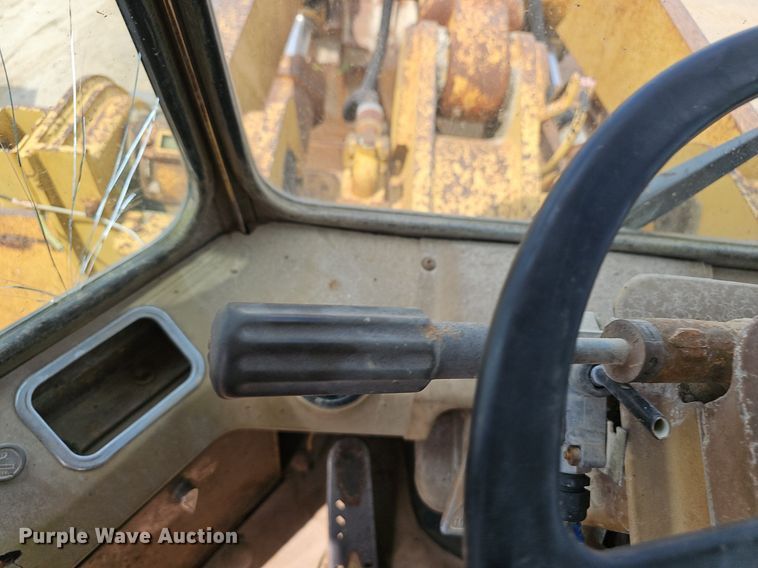 image for item EJ5790 Caterpillar 966D loader