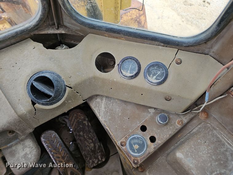 image for item EJ5790 Caterpillar 966D loader