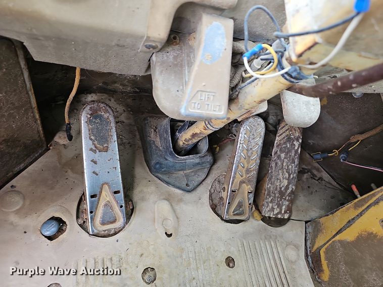 image for item EJ5790 Caterpillar 966D loader