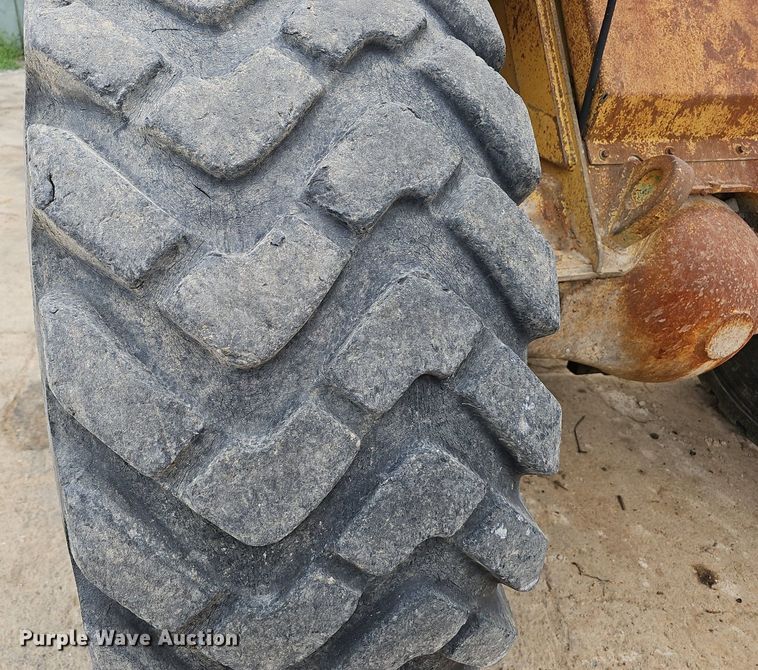 image for item EJ5790 Caterpillar 966D loader