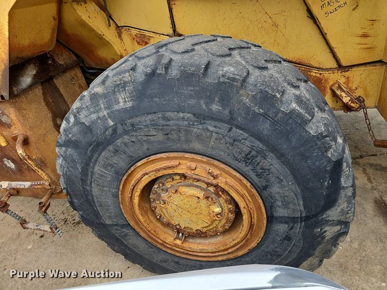 image for item EJ5790 Caterpillar 966D loader