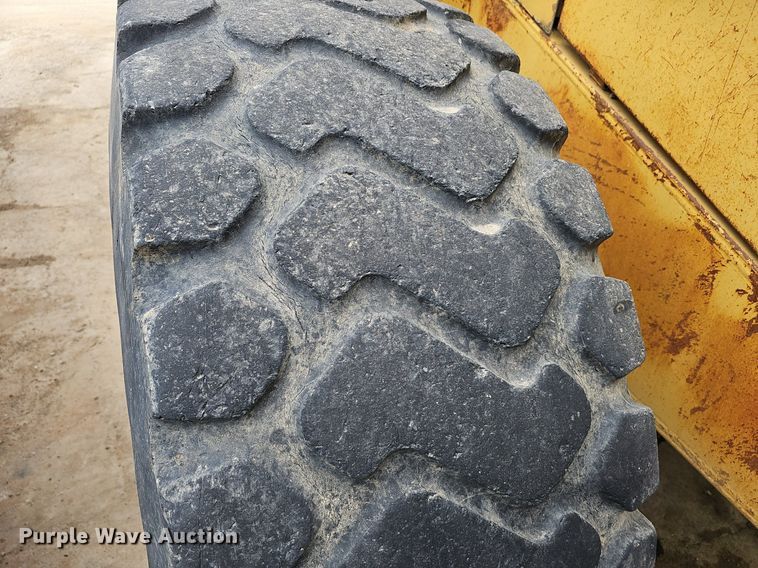 image for item EJ5790 Caterpillar 966D loader