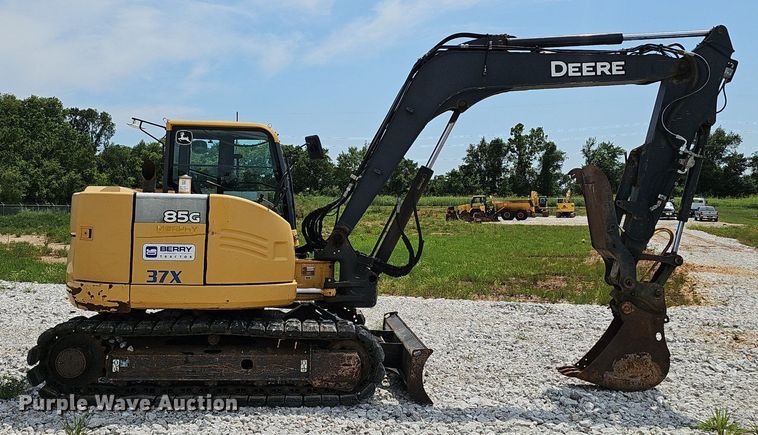 image for item EJ5797 2014 John Deere  85G mini excavator