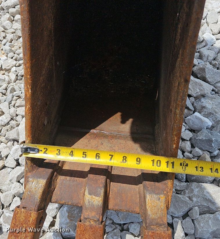 image for item EJ5797 2014 John Deere  85G mini excavator