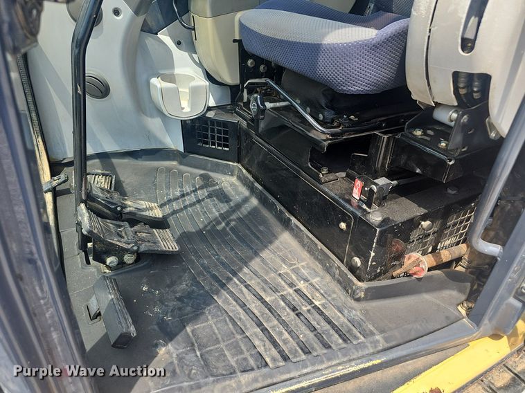 image for item EJ5797 2014 John Deere  85G mini excavator