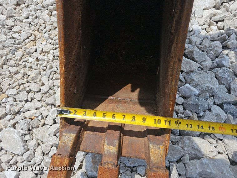 image for item EJ5797 2014 John Deere  85G mini excavator