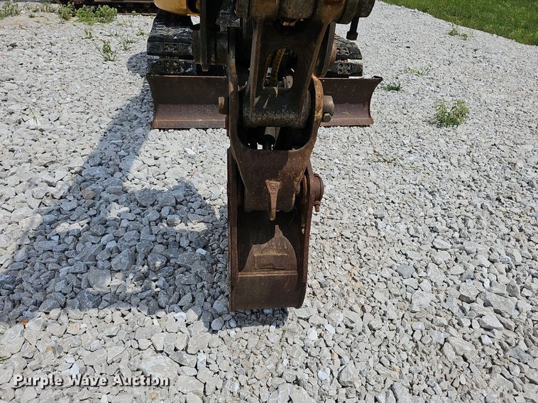 image for item EJ5797 2014 John Deere  85G mini excavator