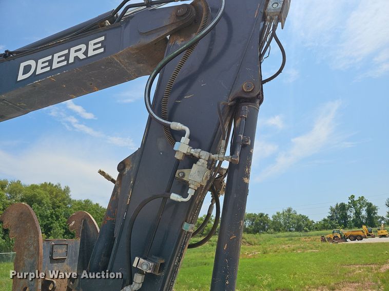 image for item EJ5797 2014 John Deere  85G mini excavator