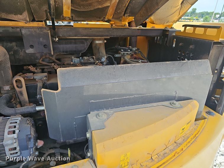 image for item EJ5797 2014 John Deere  85G mini excavator