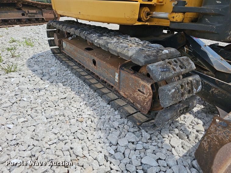 image for item EJ5797 2014 John Deere  85G mini excavator