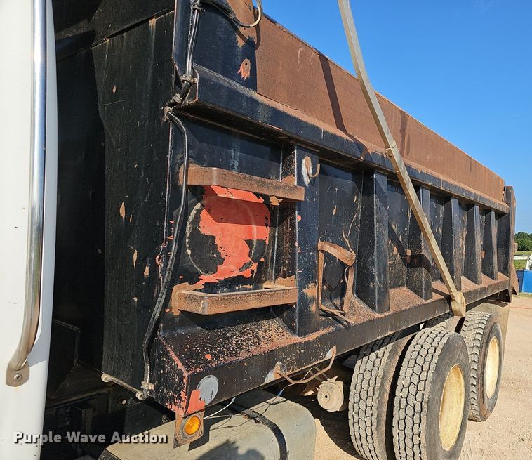 image for item EJ5800 2004 Sterling  Acterra dump truck