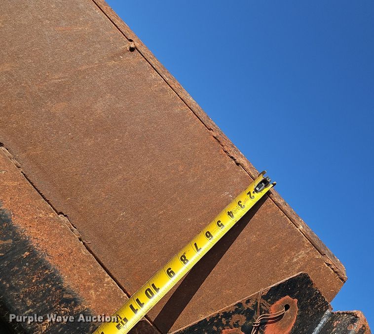 image for item EJ5800 2004 Sterling  Acterra dump truck