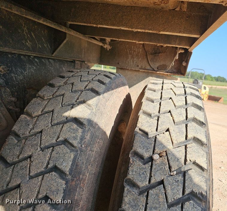 image for item EJ5800 2004 Sterling  Acterra dump truck