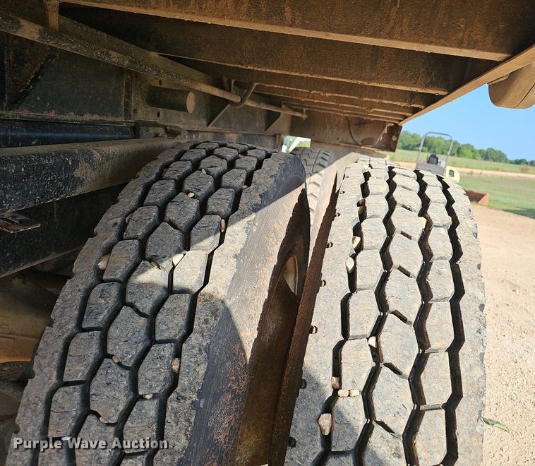 image for item EJ5800 2004 Sterling  Acterra dump truck