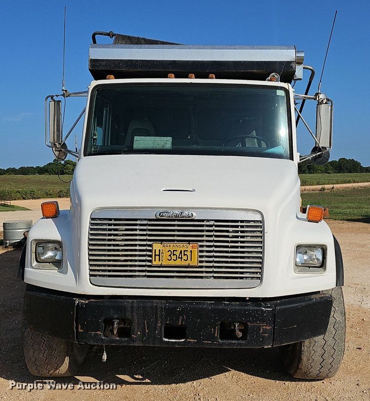 image for item EJ5801 1999 Freightliner  FL80 dump truck