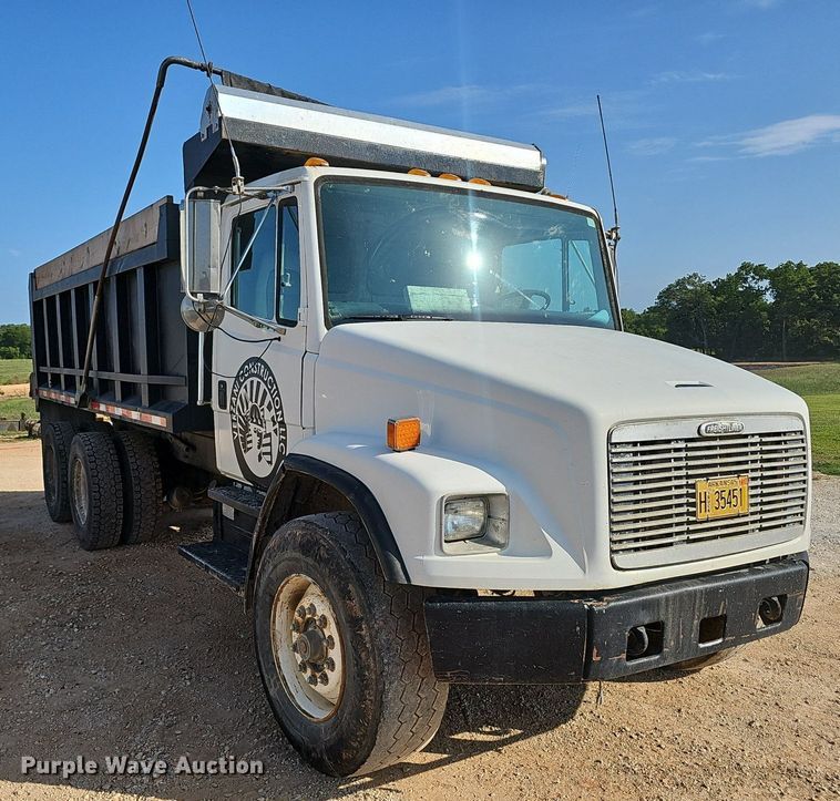 image for item EJ5801 1999 Freightliner  FL80 dump truck