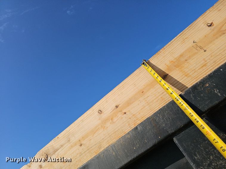 image for item EJ5801 1999 Freightliner  FL80 dump truck