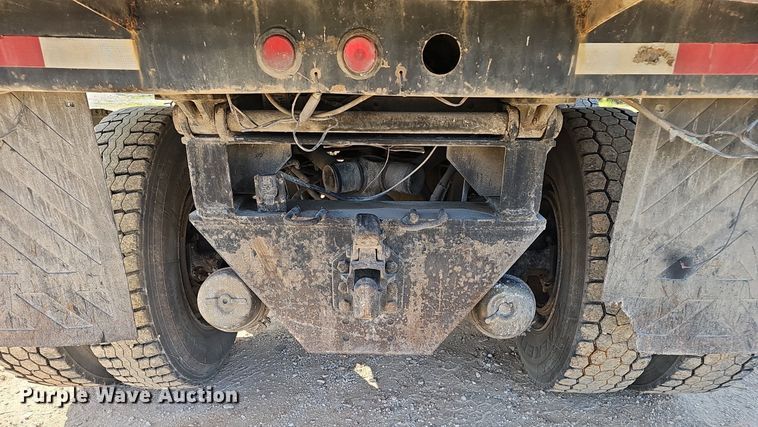 image for item EJ5801 1999 Freightliner  FL80 dump truck