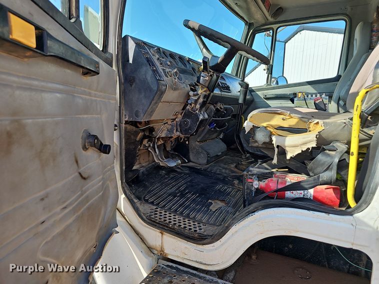 image for item EJ5801 1999 Freightliner  FL80 dump truck