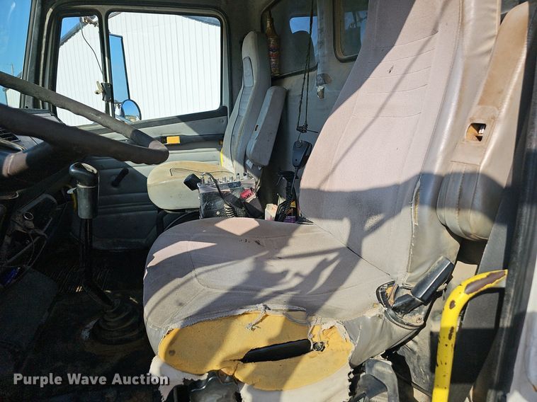 image for item EJ5801 1999 Freightliner  FL80 dump truck