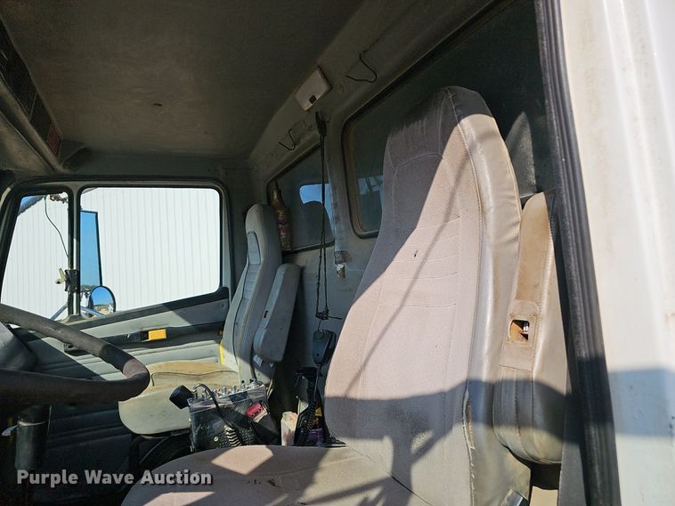 image for item EJ5801 1999 Freightliner  FL80 dump truck