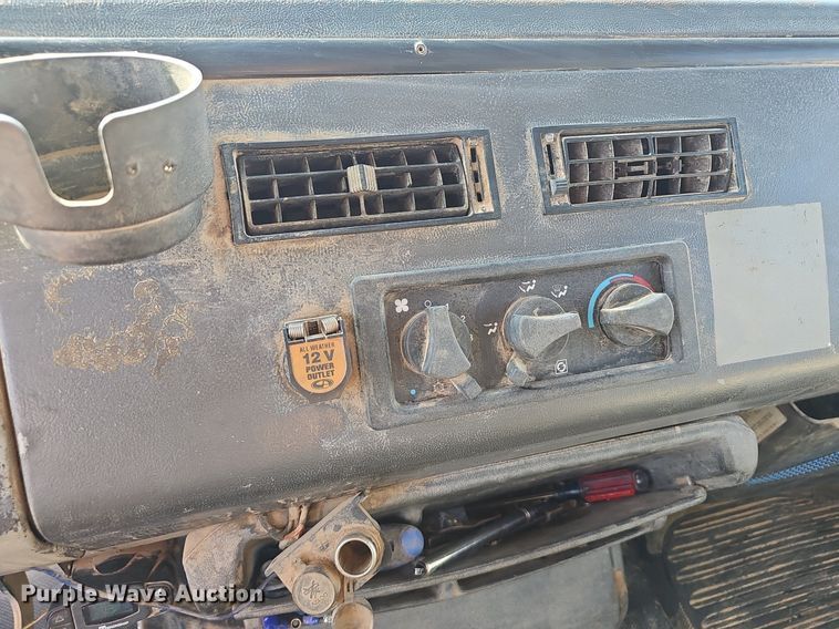 image for item EJ5801 1999 Freightliner  FL80 dump truck