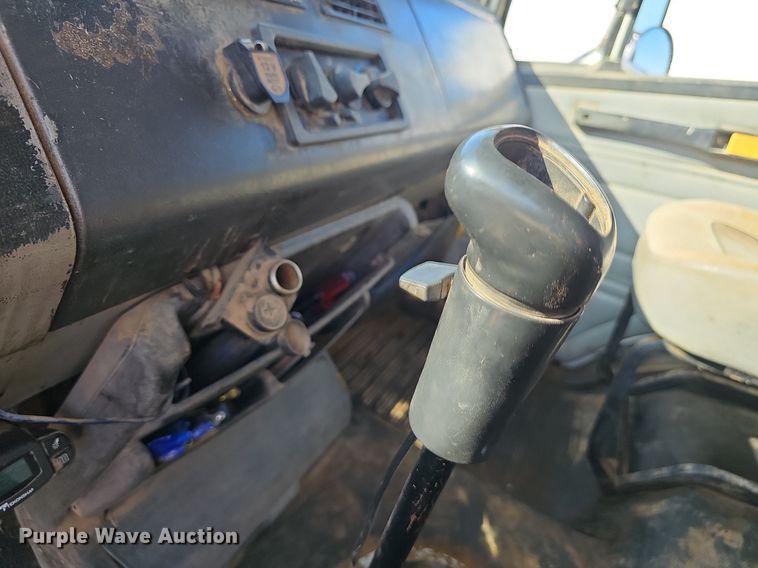 image for item EJ5801 1999 Freightliner  FL80 dump truck