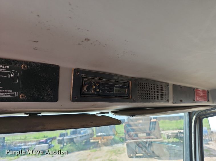 image for item EJ5801 1999 Freightliner  FL80 dump truck