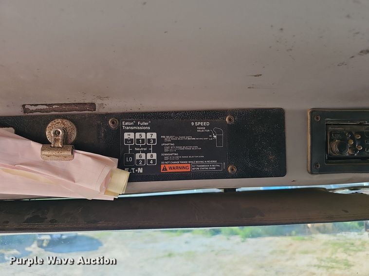 image for item EJ5801 1999 Freightliner  FL80 dump truck