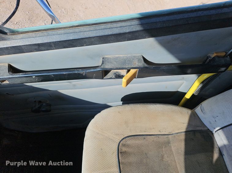 image for item EJ5801 1999 Freightliner  FL80 dump truck