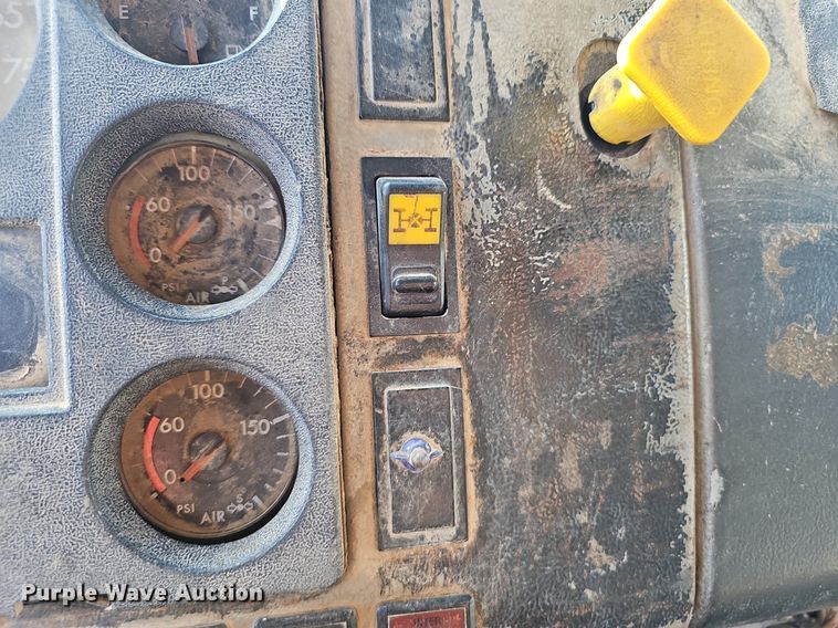 image for item EJ5801 1999 Freightliner  FL80 dump truck