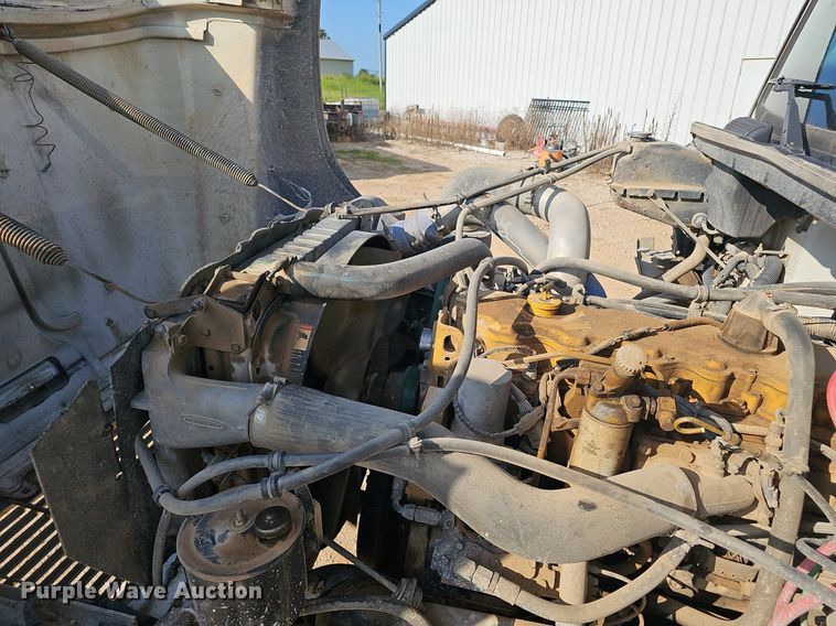 image for item EJ5801 1999 Freightliner  FL80 dump truck