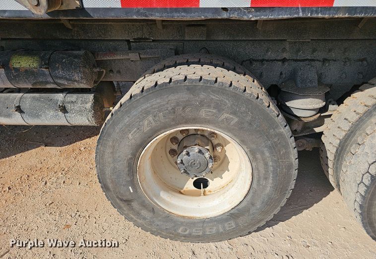 image for item EJ5801 1999 Freightliner  FL80 dump truck